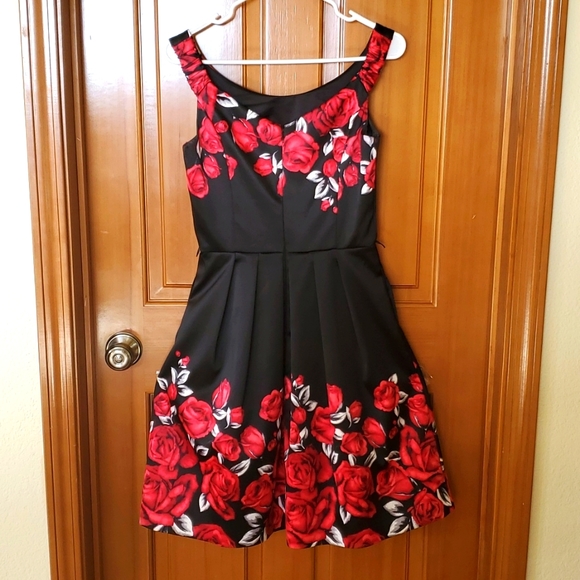 Beautiful White House Black Market Dress - Picture 2 of 8